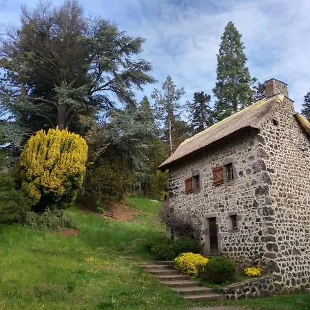 Au Coeur Des Volcans D Auvergne - Apartment Murol